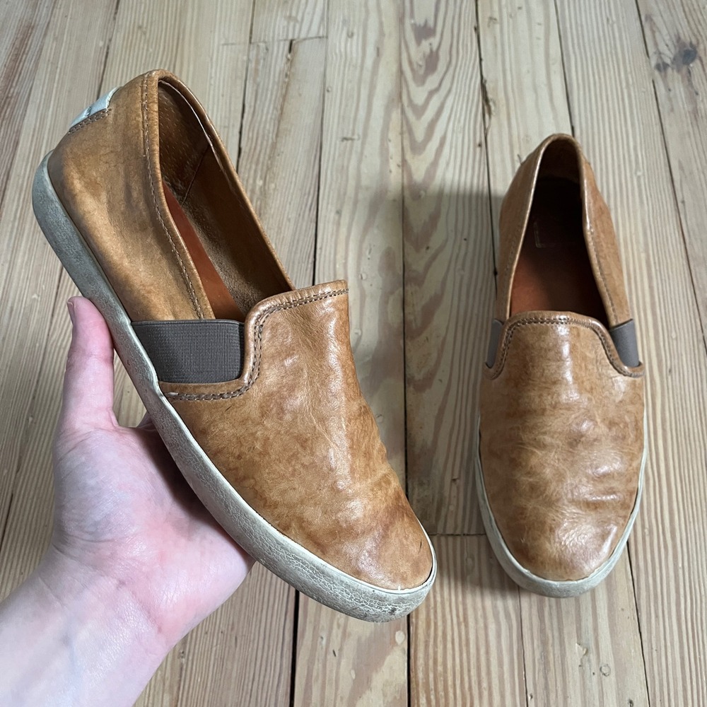 Frye Melanie Slip On Sneakers Womens 7.5 Tan Leather Low Top Flats 3470043-GRY